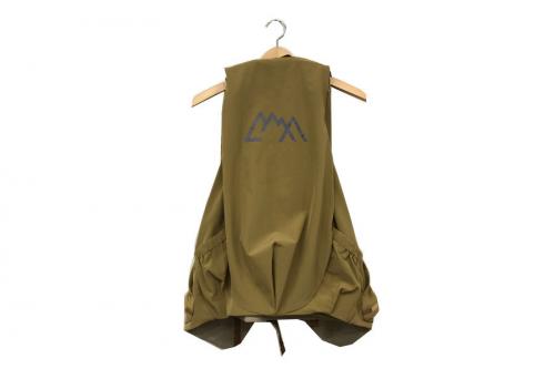 コンフィーのSTEP OUT VEST