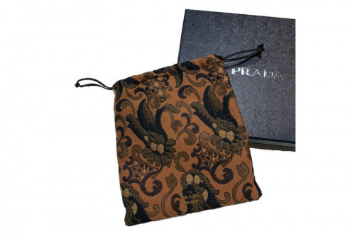 ラグジュアリーブランドのPRADA
