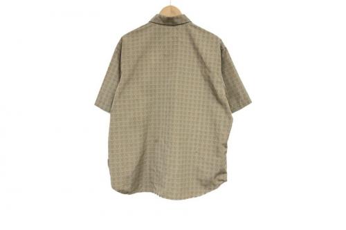 アンダーカバー×カウズのシャツ