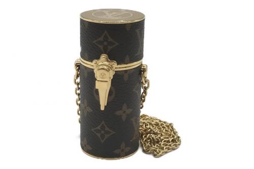 ラグジュアリーブランドのLOUIS VUITTON 　