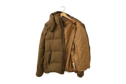 BSHOP別注水沢ダウンジャケットのメンズ