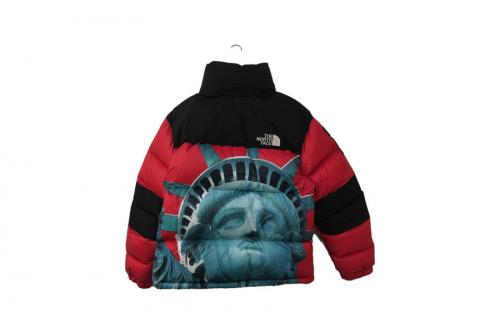 シュプリーム×ザ・ノースフェイスのダウンジャケット