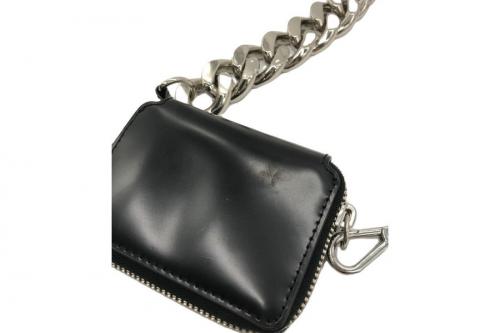 カラのビッグチェーンウォレット