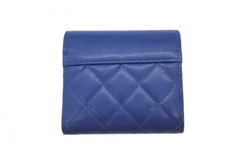 シャネルのフラップウォレット