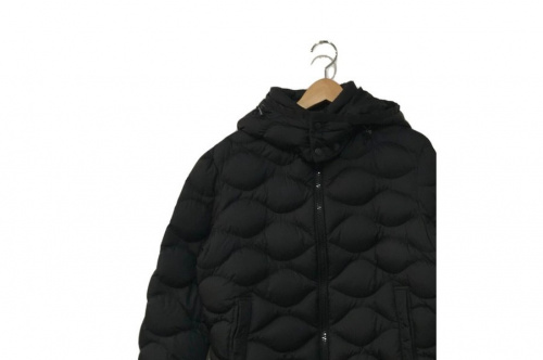 アウトドアブランドのMONCLER