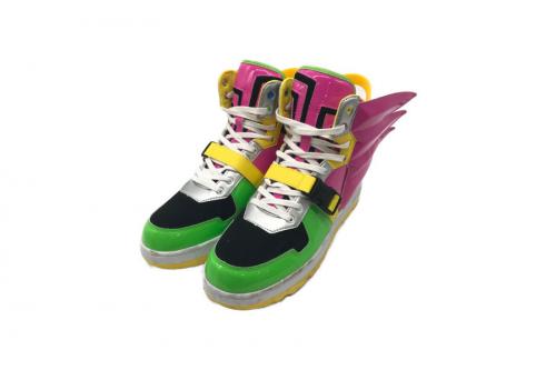 春を彩る千歳船橋の4足のスニーカー