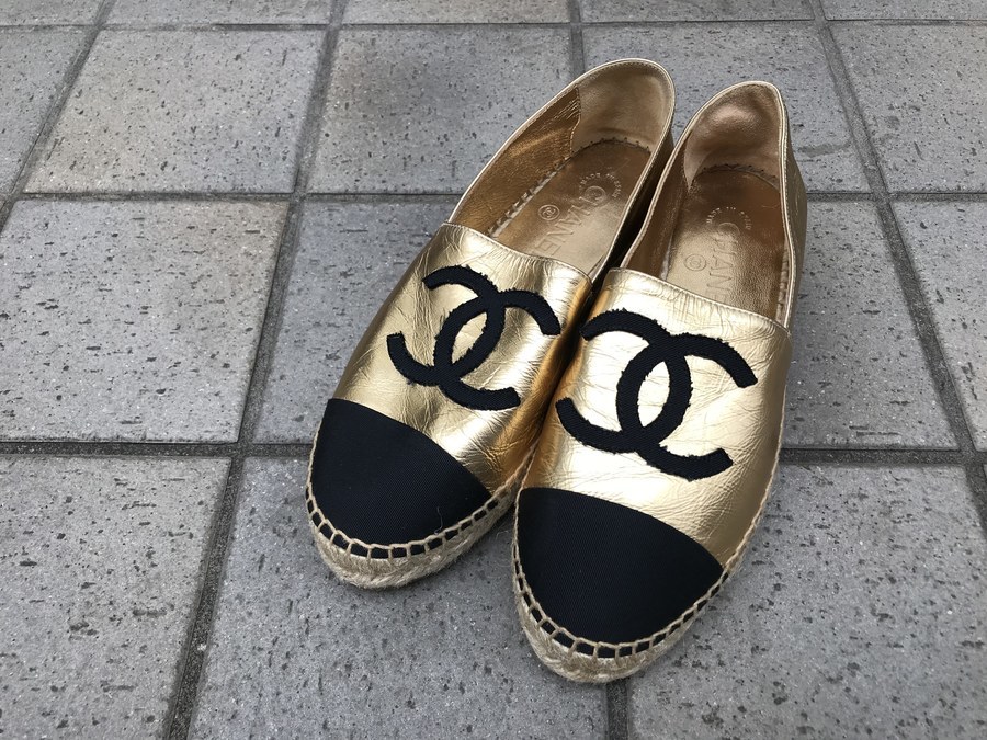 CHANEL　シャネル　レザー　エスパドリーユ　白黒　２５cm エスパドリーユ - ラムスキン、ブラック — ファッション