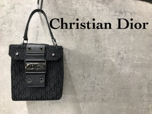 Christian Dior/クリスチャンディオール】よりトロッターバニティ