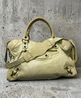 「ラグジュアリーブランドのBALENCIAGA 」