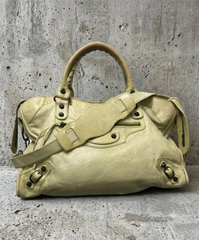 「ラグジュアリーブランドのBALENCIAGA 」