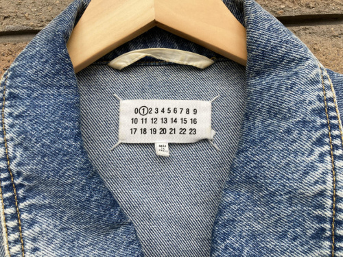 S51AM0285のデニムジャケット