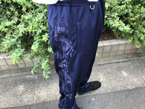 ダブレットのchaos embroidery track pants