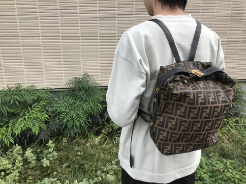フェンディのズッカ柄キャンバスリュック