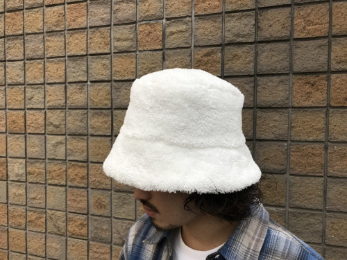 プラダのﾃﾘｰﾊﾞｹｯﾄﾊｯﾄ