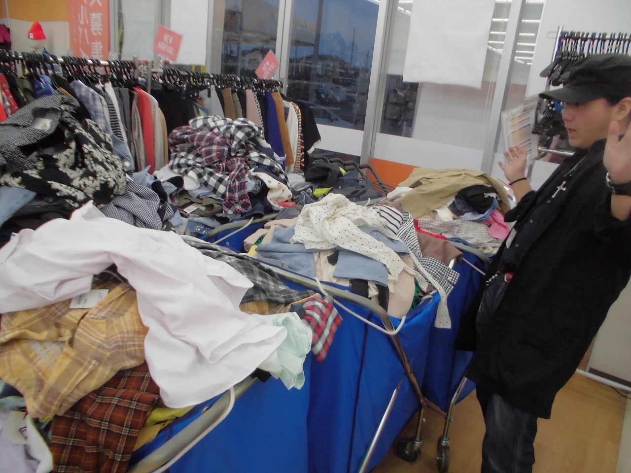 最後の冬物大量入荷！！全て激安のお買い得価格でご案内します 