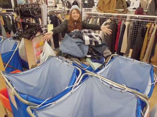 激安古着屋のSECONDHANDSHOP