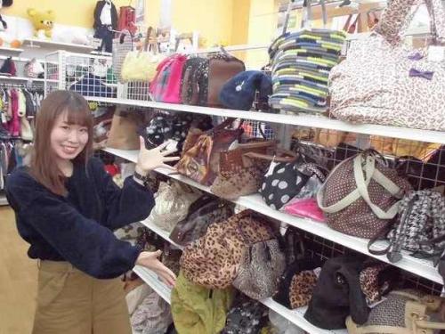激安古着屋のSECONDHANDSHOP