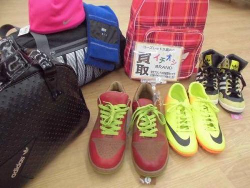 激安古着のSECONDHANDSHOP