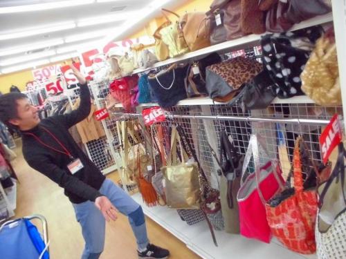 買取の激安古着屋