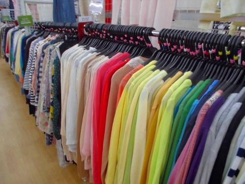 セールの激安古着屋