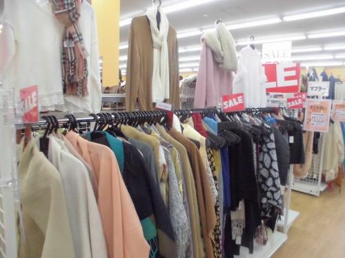 セールの古着　　　　　　安い