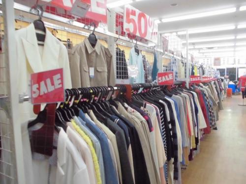 セールの古着