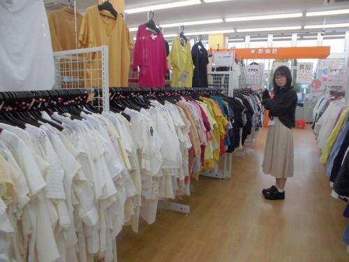 激安古着屋の安い　　　　古着