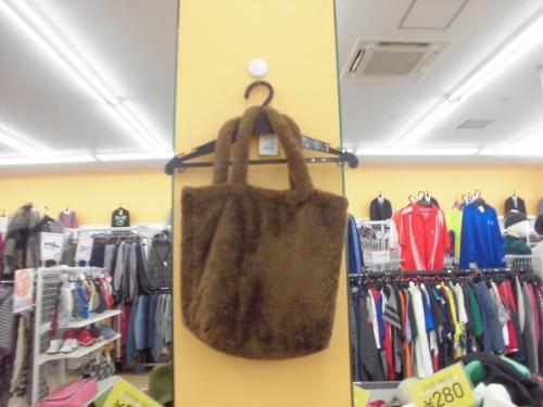 激安古着屋の安いバッグ