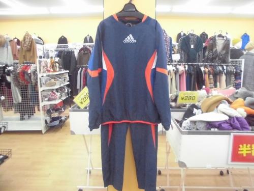 NIKEのアディダス