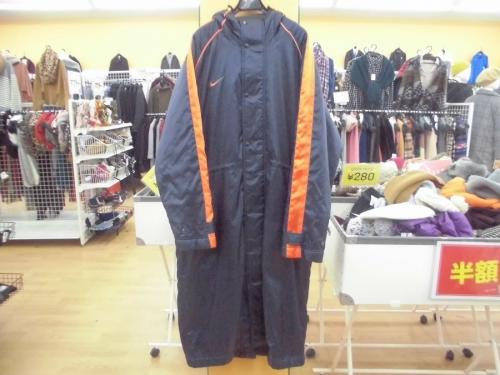 アディダスのナイキ