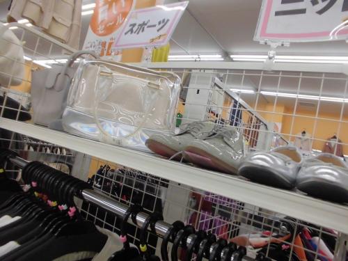 ホワイトコーデの埼玉