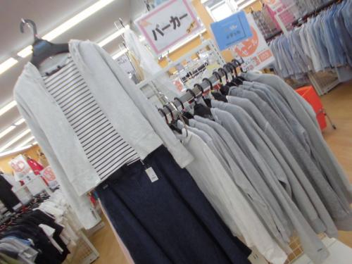 春物のトレンチ