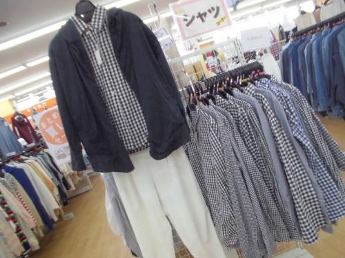 トレンチのシャツ