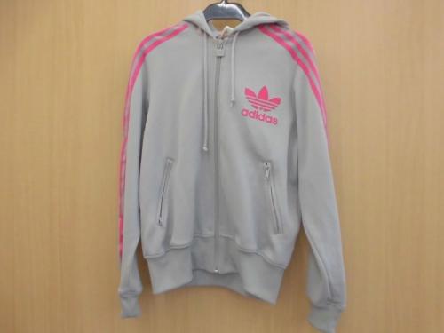 adidasのアディダス