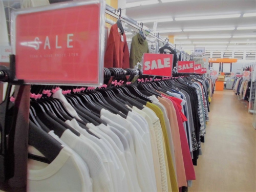 セールのリサイクルショップ