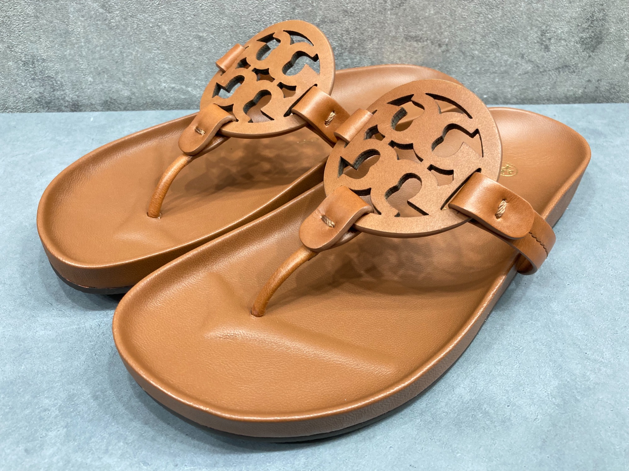 TORY BURCH/トリーバーチ】 ミラークラウドサンダルがまとめて