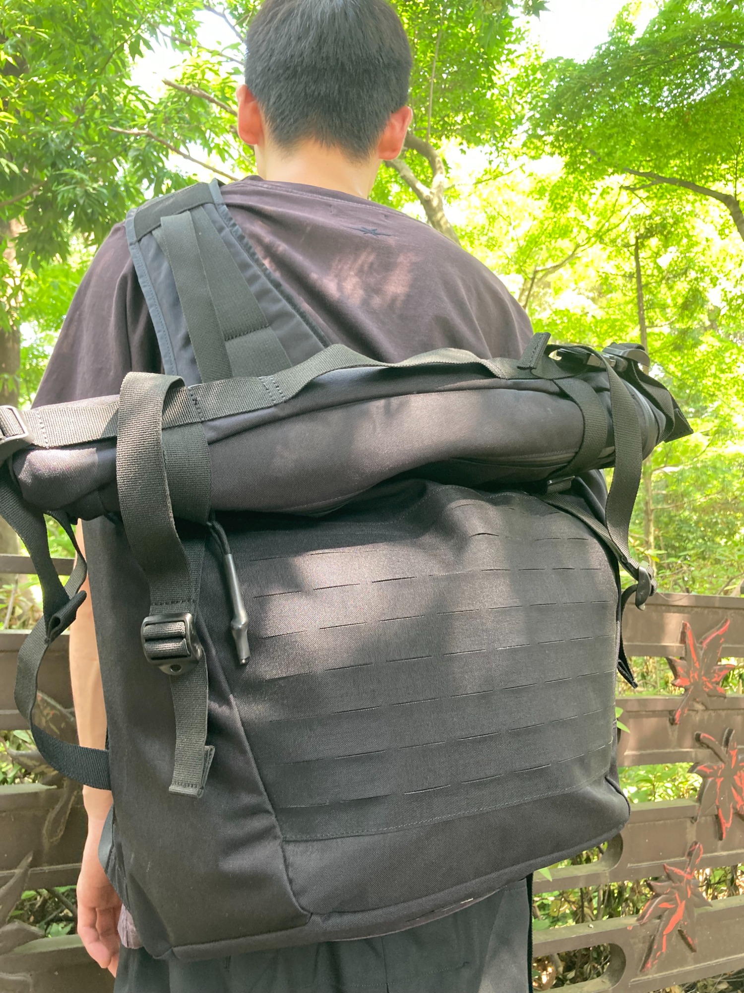 極美品✨ マウトリーコンテーラー トランスフォームメッセンジャーバッグ 黒 マウトリーコンテーラー MOUT RECON TAILOR Transform Messenger