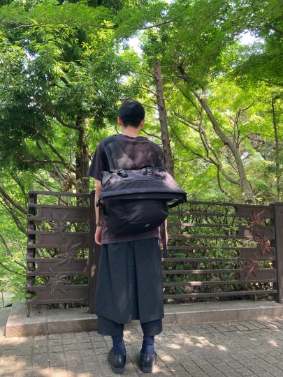 「アウトドアブランドのmout recon tailor 」
