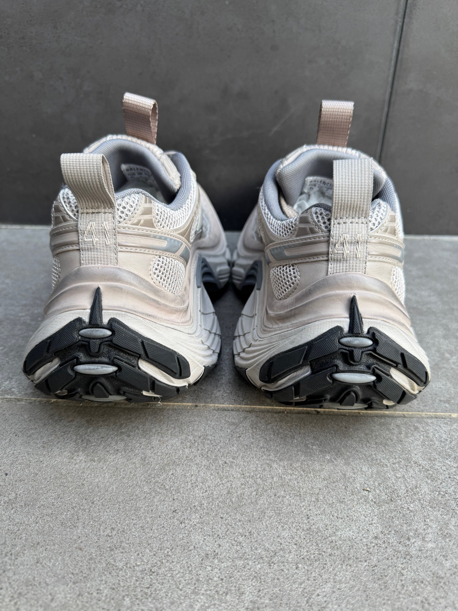 【BALENCIAGA】Rise サンダル シャイニー★ベージュ BALENCIAGA/バレンシアガ】6XLが入荷いたしました！[2025.07.22