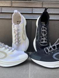 【GUCCI/グッチ】テクニカルニット　スニーカーが入荷いたしました！