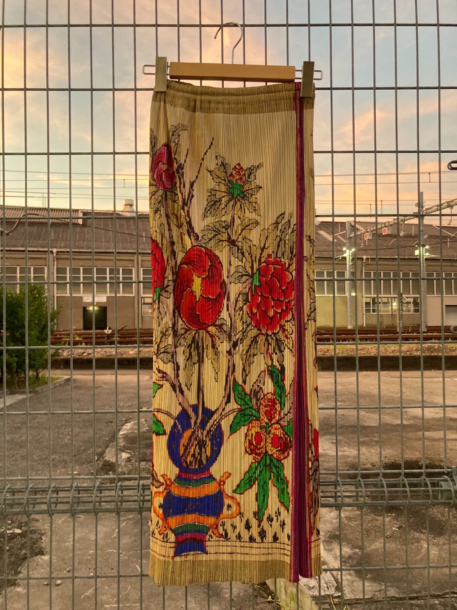 PLEATS PLEASE/プリーツプリーズ】和柄のプリーツスカートを2点入荷