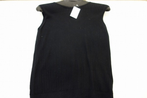 ノースリーブニットの古着