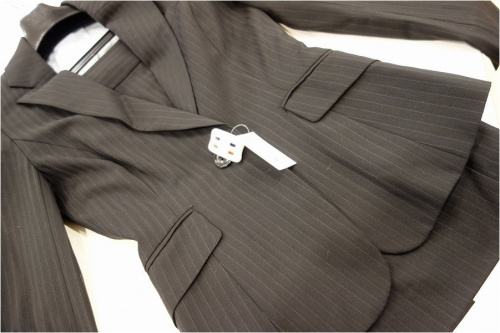 レディースのスーツ