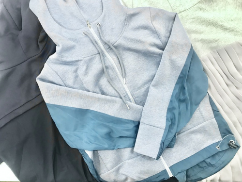 異素材切り替えパーカーのdeux amour