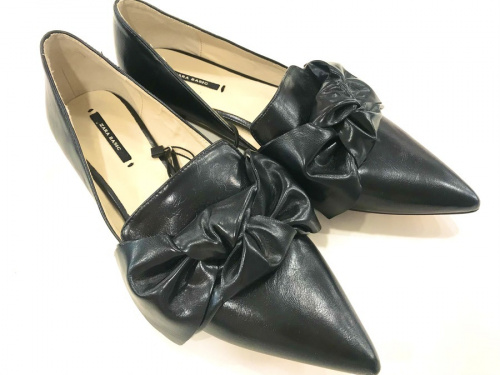 ローファーのレディースシューズ