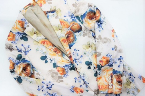 ジャケットの総柄