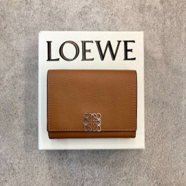 「ラグジュアリーブランドのLOEWE 」