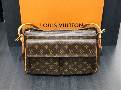 「ラグジュアリーブランドのLOUIS VUITTON 」