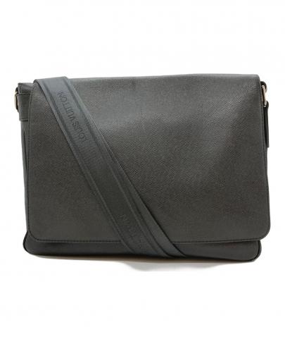 「ラグジュアリーブランドのLOUIS VUITTON 」