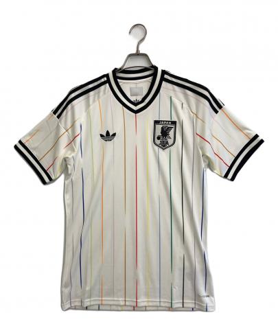「スポーツブランドのadidas 」